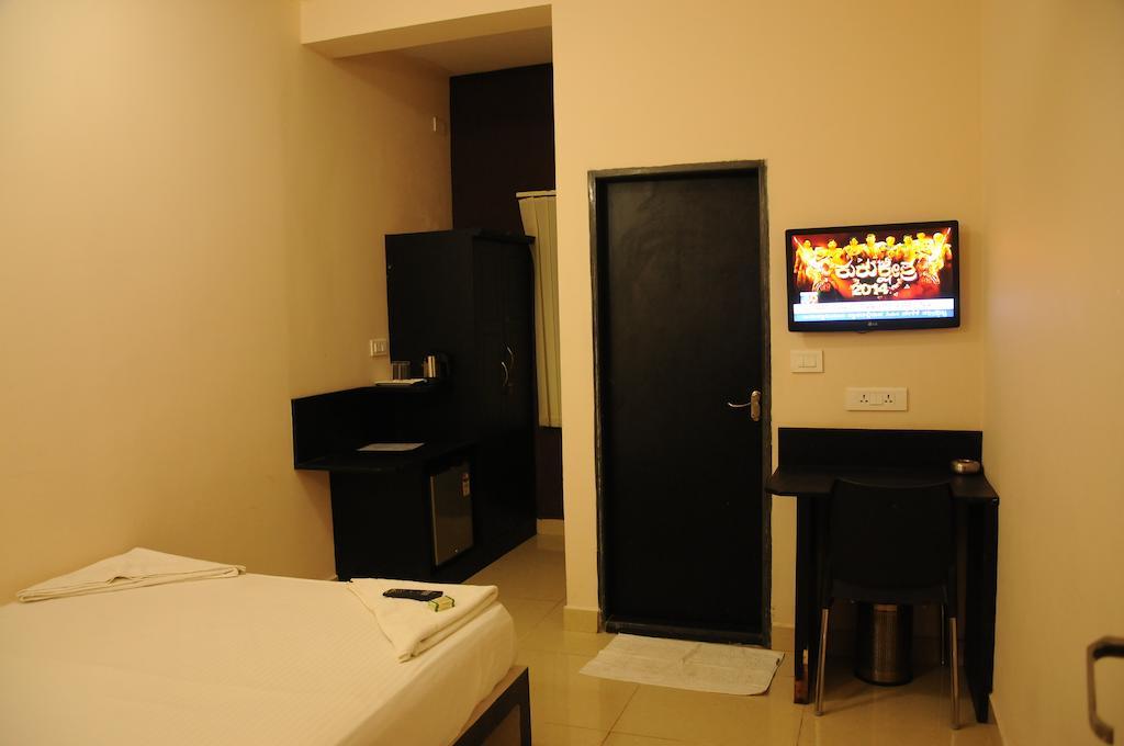 Hotel Sri Krishna Residency Udupi Kamer foto
