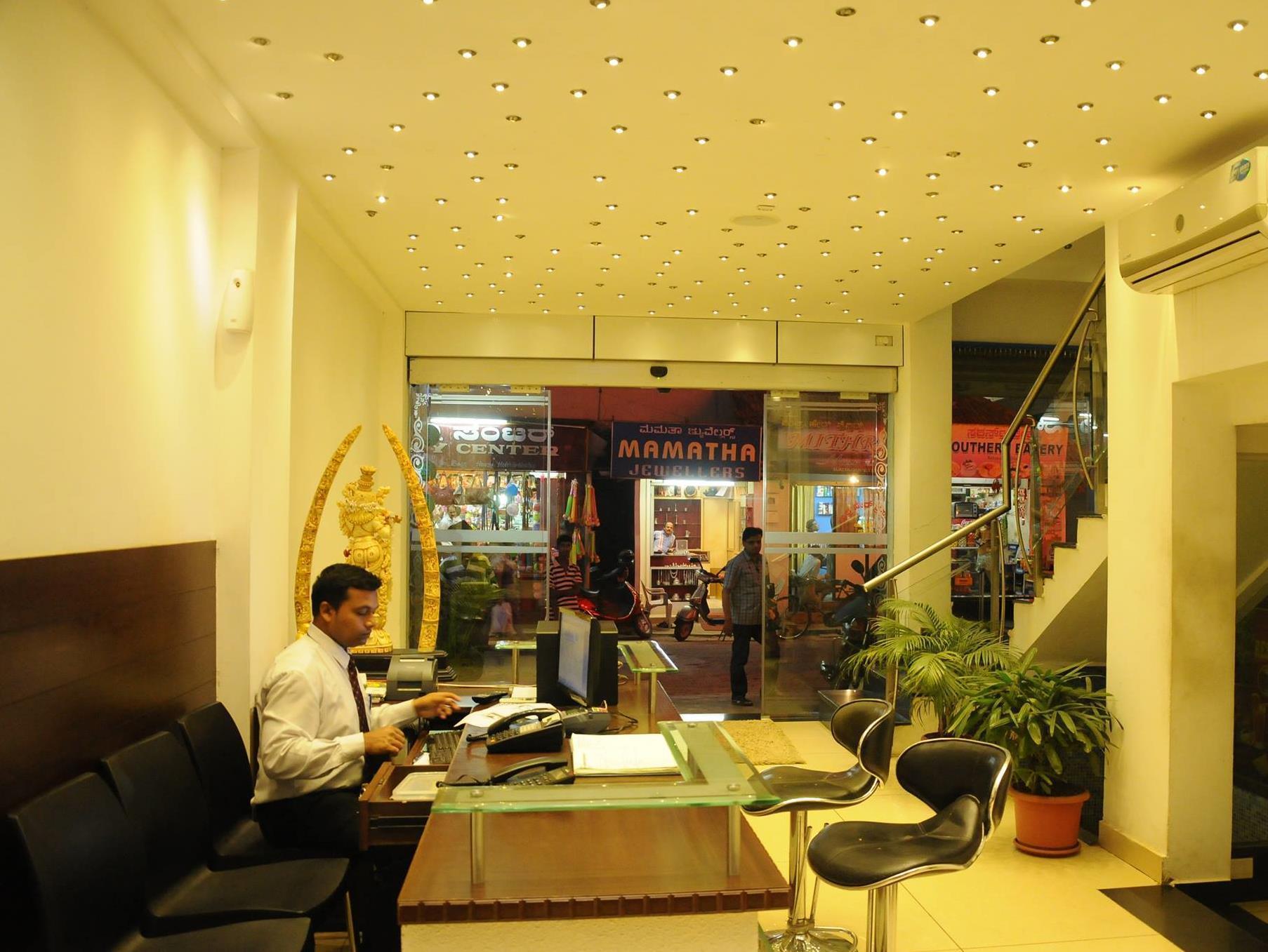 Hotel Sri Krishna Residency Udupi Buitenkant foto